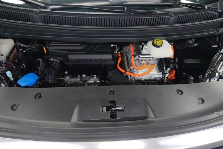 Used Denza D9 2022 DM-i 970 Four-Wheel Drive Prestige Model Engine Bay