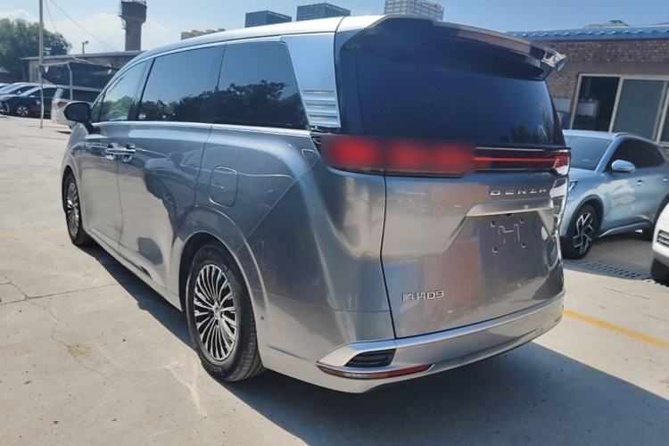 Used Denza D9 2022 EV 600 Four-Wheel Drive Flagship Model Exterior 2