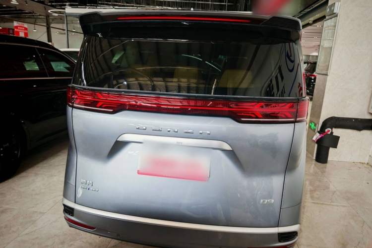 Used Denza D9 2022 DM-i 970 Four-Wheel Drive Flagship Model Exterior 4