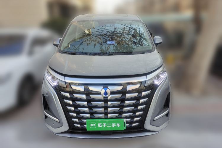 Used Denza D9 2022 DM-i 1040 Prestige Model Front