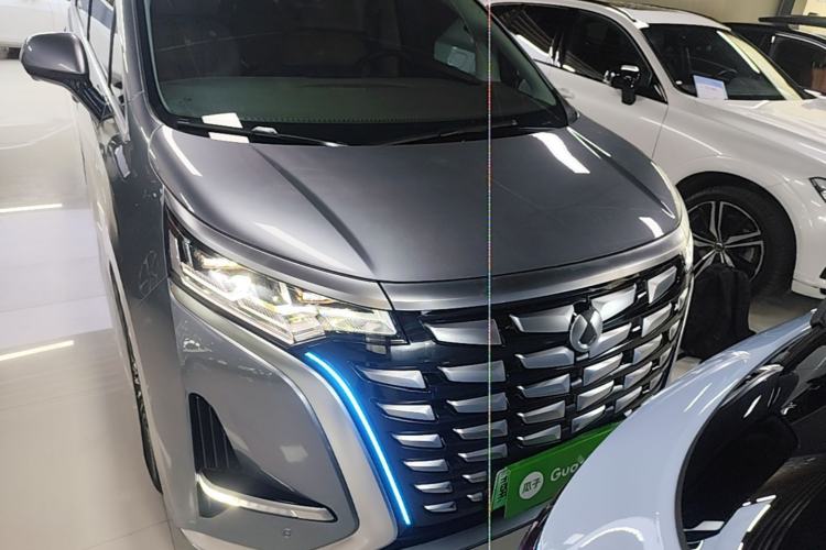 Used Denza D9 2022 DM-i 1040 Prestige Model Front