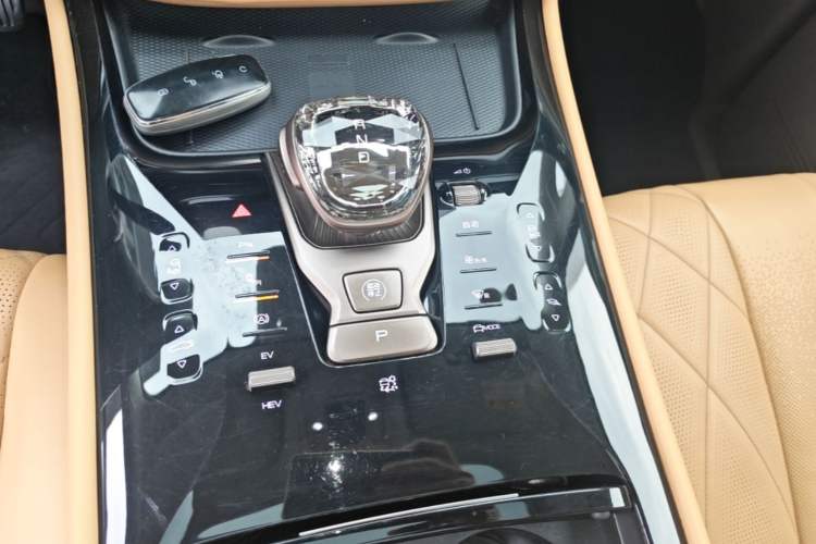 Used Denza D9 2022 DM-i 970 Four-Wheel Drive Prestige Model Gear Lever