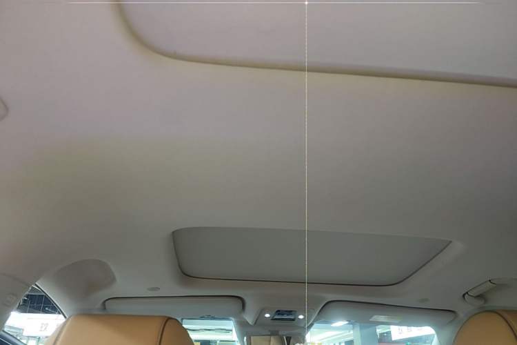 Used Denza D9 2022 DM-i 1040 Prestige Model Headliner