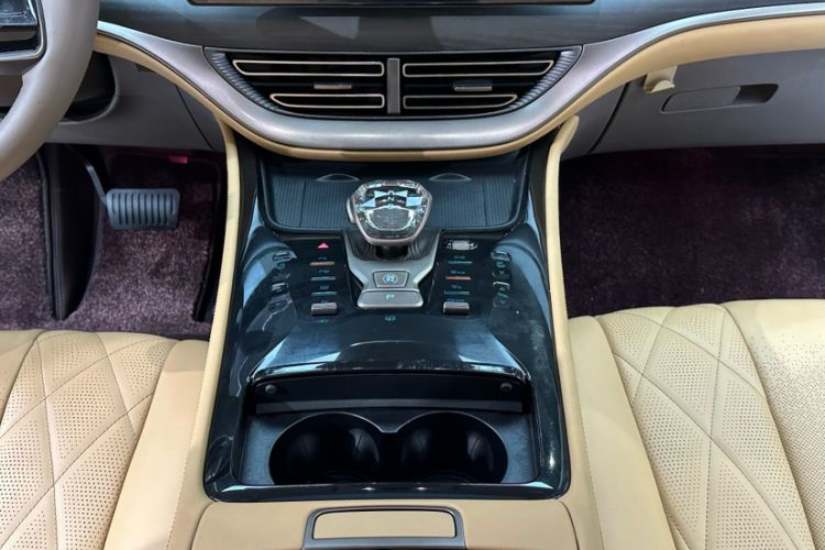 Used Denza D9 2022 DM-i 970 Four-Wheel Drive Flagship Model Interior 10