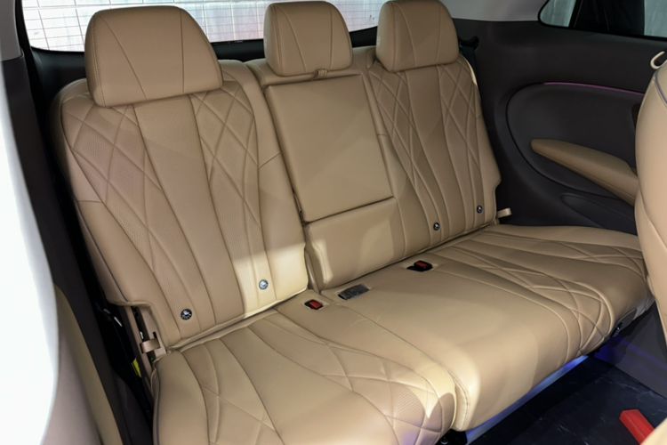 Used Denza D9 2022 DM-i 970 Four-Wheel Drive Flagship Model Interior 12
