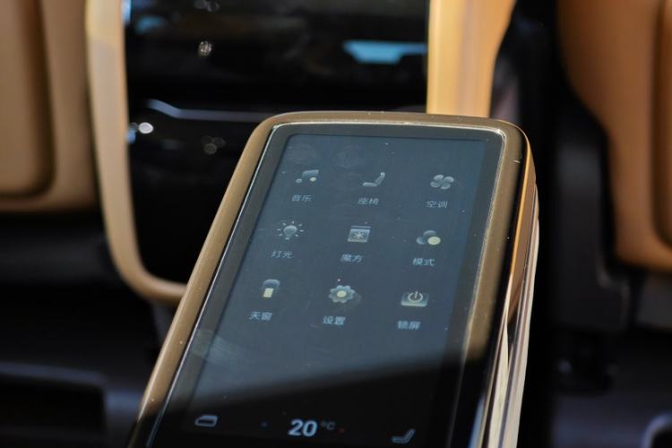 Used Denza D9 2022 DM-i 970 Four-Wheel Drive Prestige Model Interior 15