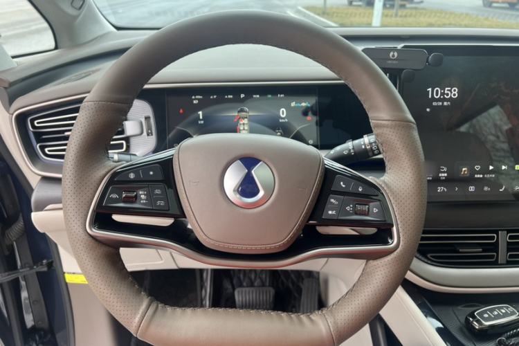 Used Denza D9 2022 DM-i 970 Four-Wheel Drive Flagship Model Interior 2