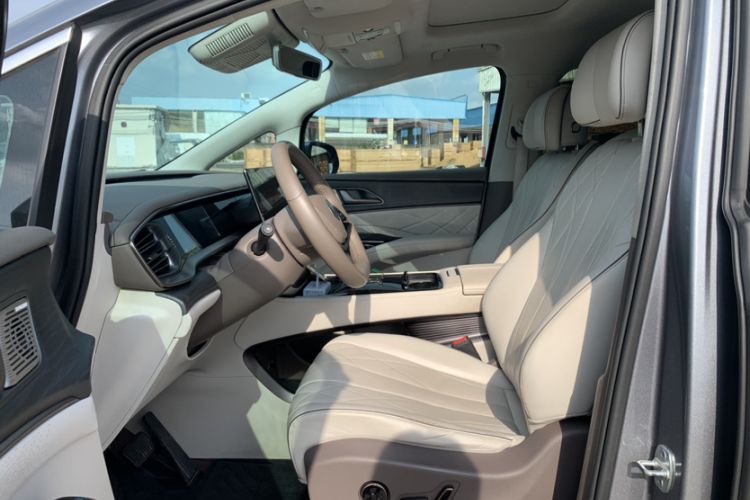 Used Denza D9 2022 DM-i 970 Four-Wheel Drive Flagship Model Interior 3