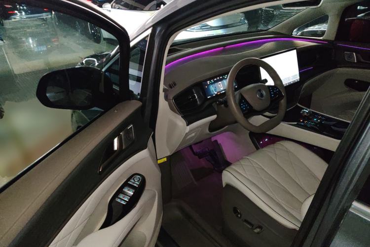 Used Denza D9 2022 DM-i 970 Four-Wheel Drive Flagship Model Interior 3