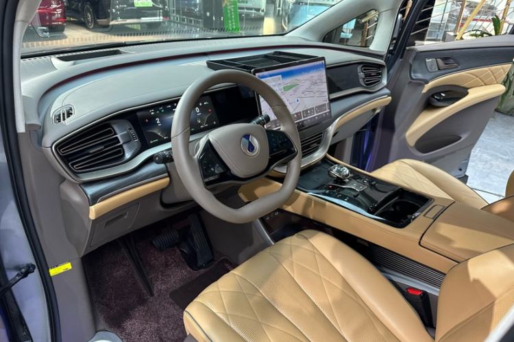 Used Denza D9 2022 DM-i 970 Four-Wheel Drive Flagship Model Interior 3