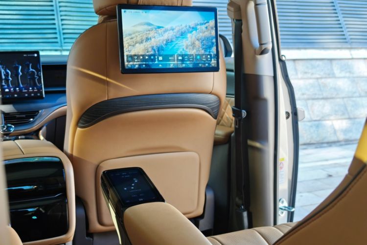 Used Denza D9 2022 DM-i 970 Four-Wheel Drive Prestige Model Interior 3