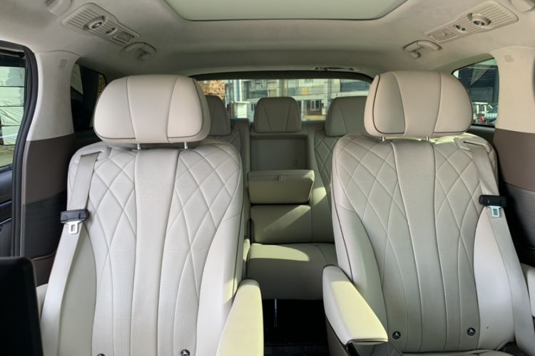 Used Denza D9 2022 DM-i 970 Four-Wheel Drive Flagship Model Interior 5