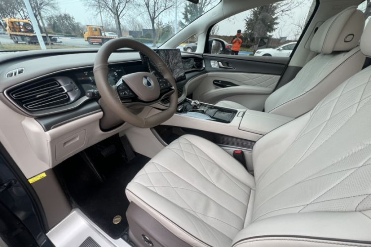 Used Denza D9 2022 DM-i 970 Four-Wheel Drive Flagship Model Interior 6