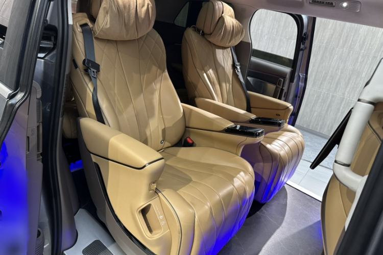 Used Denza D9 2022 DM-i 970 Four-Wheel Drive Flagship Model Interior 8