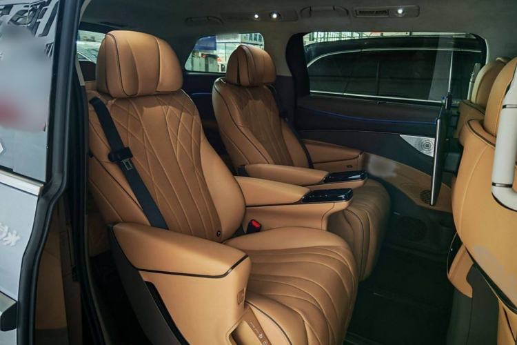 Used Denza D9 2022 DM-i 970 Four-Wheel Drive Flagship Model Interior 8