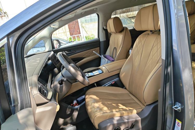 Used Denza D9 2022 DM-i 1040 Prestige Model Left Front Seat