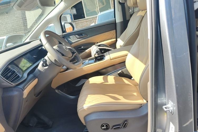 Used Denza D9 2022 EV 600 Four-Wheel Drive Flagship Model Left Front Seat