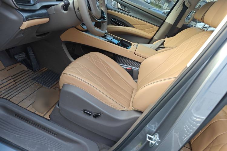 Used Denza D9 2022 DM-i 945 Luxury Model Left Front Seat
