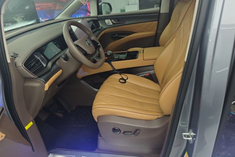 Used Denza D9 2022 DM-i 1040 Prestige Model Left Front Seat