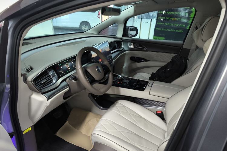 Used Denza D9 2022 DM-i 970 Four-Wheel Drive Prestige Model Left Front Seat