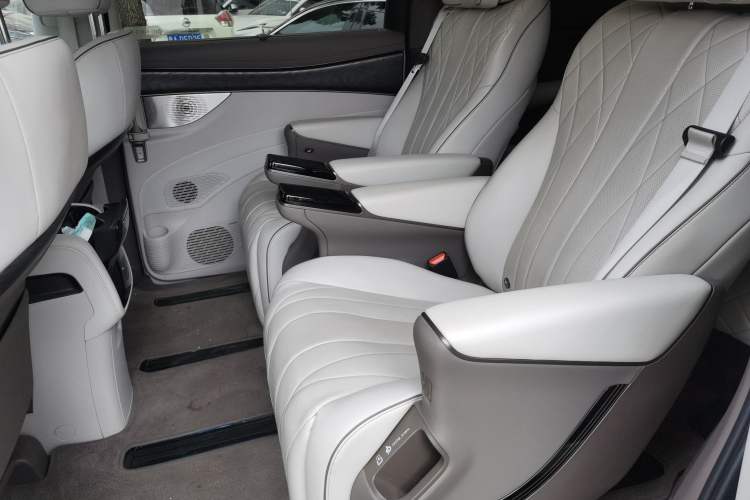 Used Denza D9 2022 DM-i 1040 Prestige Model Left Rear Seat