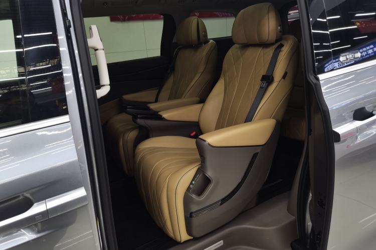 Used Denza D9 2022 DM-i 1040 Prestige Model Left Rear Seat