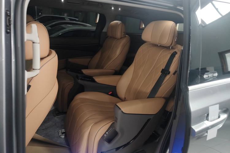 Used Denza D9 2022 DM-i 1040 Prestige Model Left Rear Seat