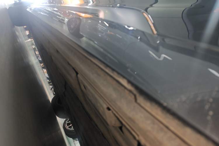 Used Denza D9 2022 DM-i 970 Four-Wheel Drive Flagship Model Left Side Sill