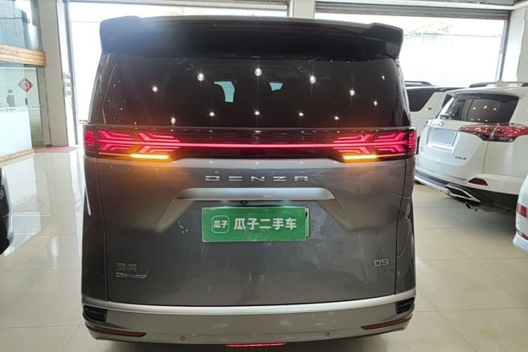 Used Denza D9 2022 DM-i 970 Four-Wheel Drive Flagship Model Rear