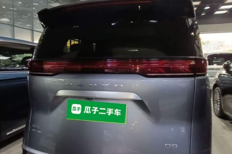 Used Denza D9 2022 DM-i 970 Four-Wheel Drive Flagship Model Rear