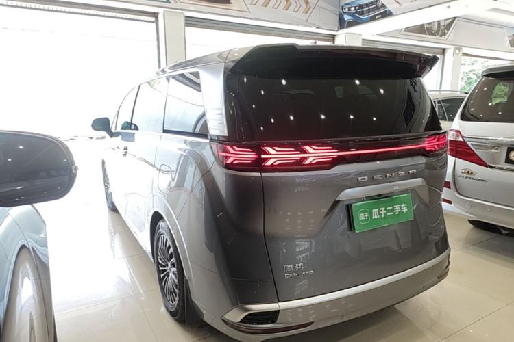Used Denza D9 2022 DM-i 970 Four-Wheel Drive Flagship Model Rear Left 45 Deg