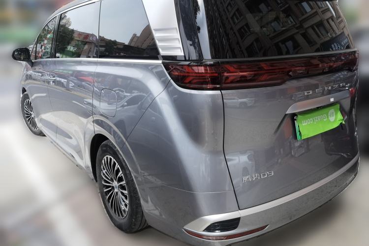 Used Denza D9 2022 DM-i 1040 Prestige Model Rear Left 45 Deg