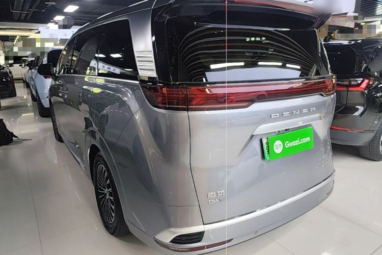 Used Denza D9 2022 DM-i 1040 Prestige Model Rear Left 45 Deg