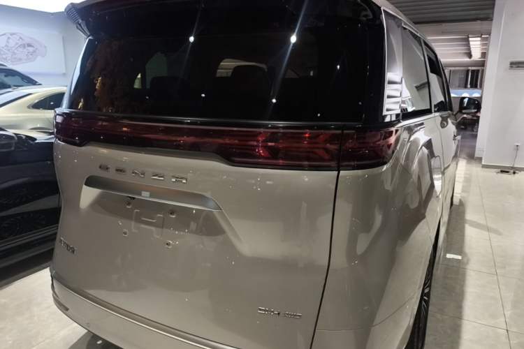 Used Denza D9 2022 DM-i 970 Four-Wheel Drive Flagship Model Rear Right 45 Deg