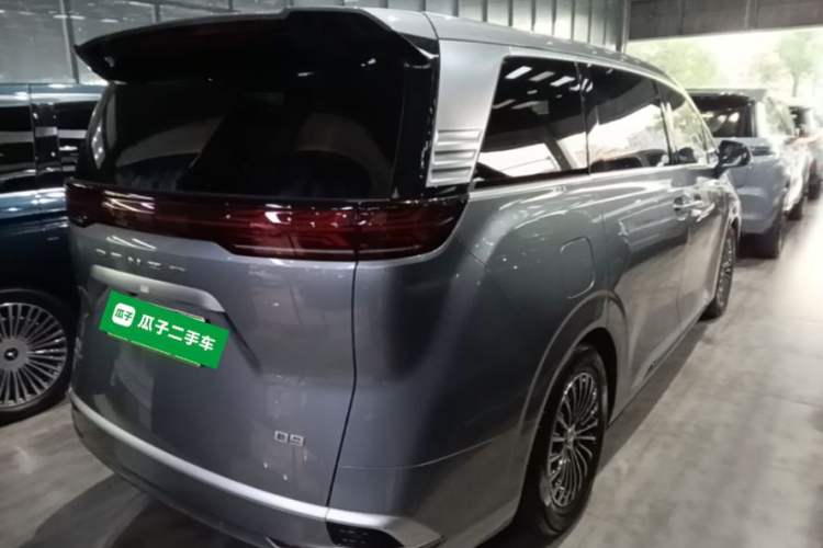 Used Denza D9 2022 DM-i 970 Four-Wheel Drive Flagship Model Rear Right 45 Deg