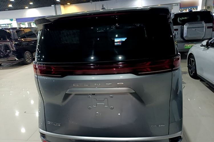 Used Denza D9 2022 DM-i 970 Four-Wheel Drive Flagship Model Rear