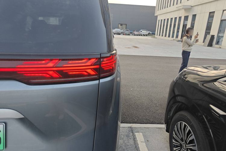 Used Denza D9 2022 DM-i 945 Luxury Model Right Rear Taillight