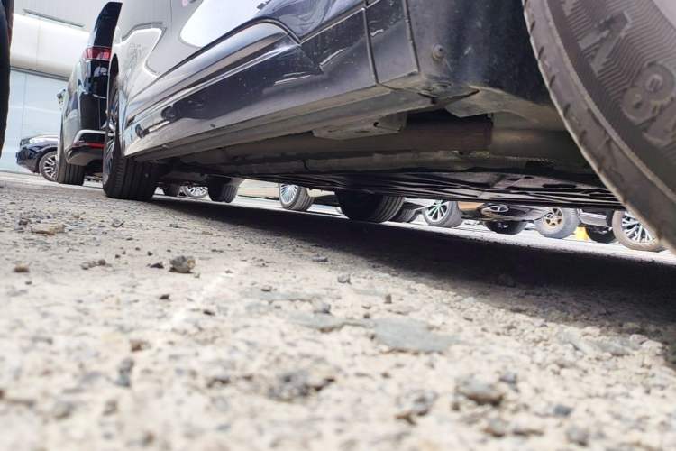 Used Denza D9 2022 DM-i 970 Four-Wheel Drive Flagship Model Right Side Sill