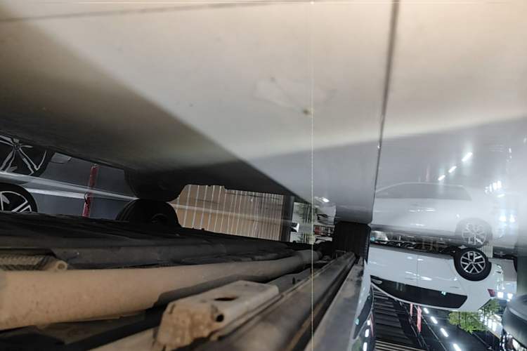 Used Denza D9 2022 DM-i 1040 Prestige Model Right Side Sill