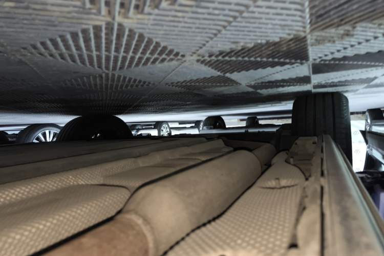 Used Denza D9 2022 DM-i 970 Four-Wheel Drive Prestige Model Right Side Sill