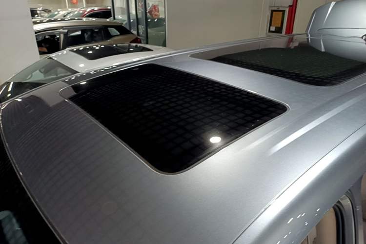 Used Denza D9 2022 DM-i 970 Four-Wheel Drive Flagship Model Roof