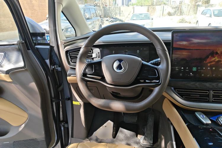 Used Denza D9 2022 DM-i 1040 Prestige Model Steering Wheel