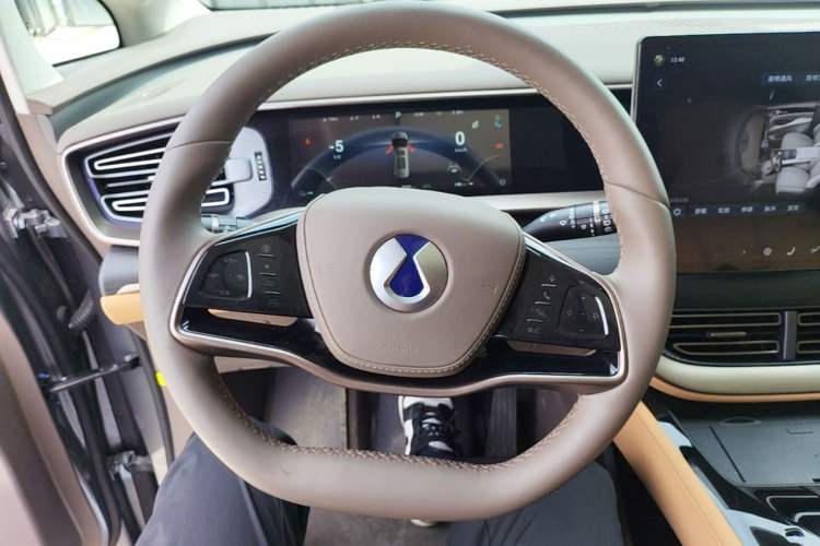 Used Denza D9 2022 DM-i 970 Four-Wheel Drive Flagship Model Steering Wheel