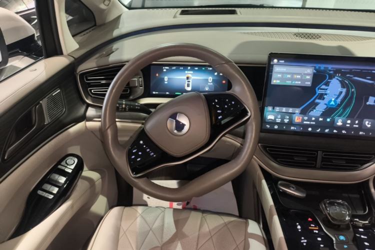 Used Denza D9 2022 DM-i 970 Four-Wheel Drive Flagship Model Steering Wheel