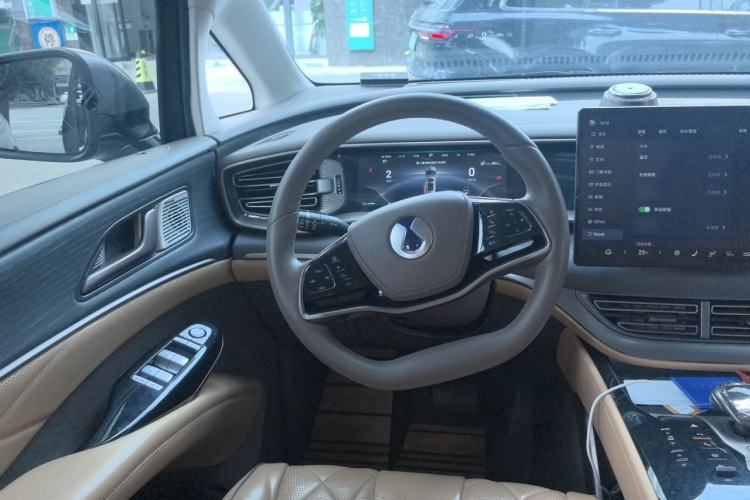 Used Denza D9 2022 DM-i 970 Four-Wheel Drive Prestige Model Steering Wheel