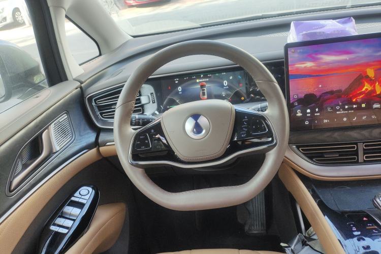 Used Denza D9 2022 DM-i 1040 Prestige Model Steering Wheel