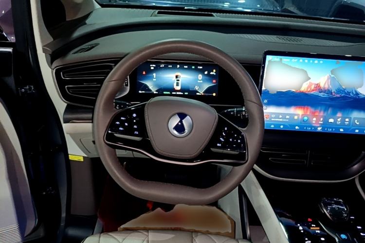 Used Denza D9 2022 DM-i 970 Four-Wheel Drive Flagship Model Steering Wheel