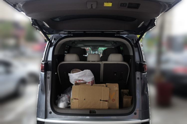Used Denza D9 2022 DM-i 1040 Prestige Model Trunk