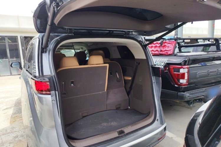 Used Denza D9 2022 DM-i 970 Four-Wheel Drive Flagship Model Trunk