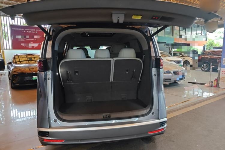 Used Denza D9 2022 DM-i 970 Four-Wheel Drive Flagship Model Trunk